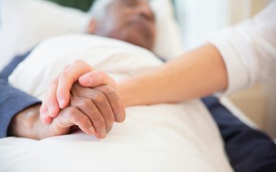 Maßnahmen zur Dekubitusprophylaxe: Warum jede Bewegung für bettlägerige Patienten Gold wert ist